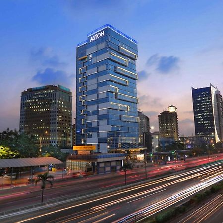 Aston Priority Simatupang Hotel And Conference Center Yakarta Exterior foto