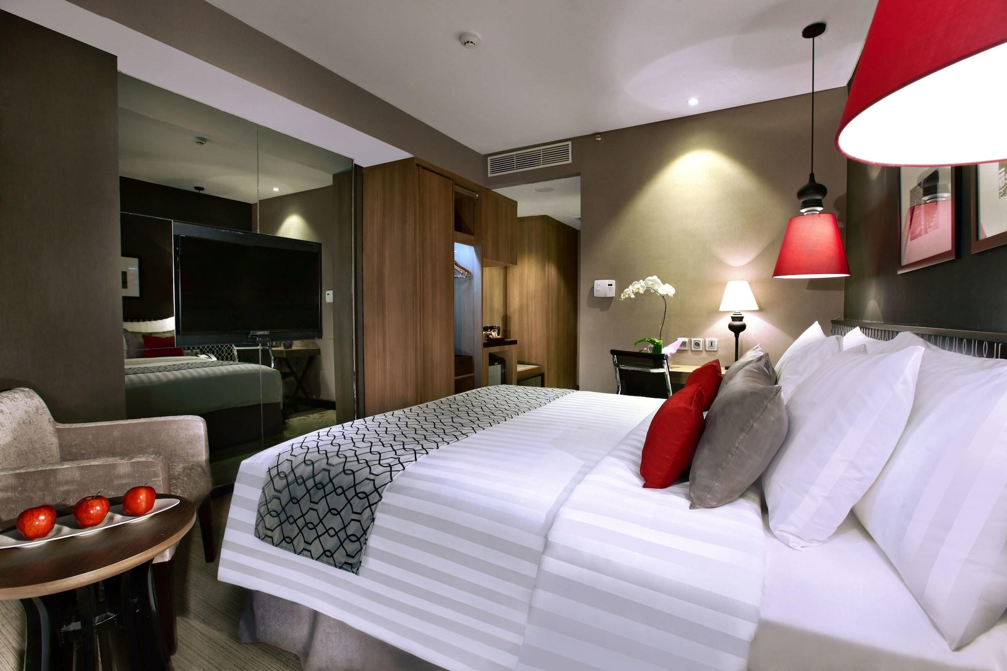 Aston Priority Simatupang Hotel And Conference Center Yakarta Exterior foto