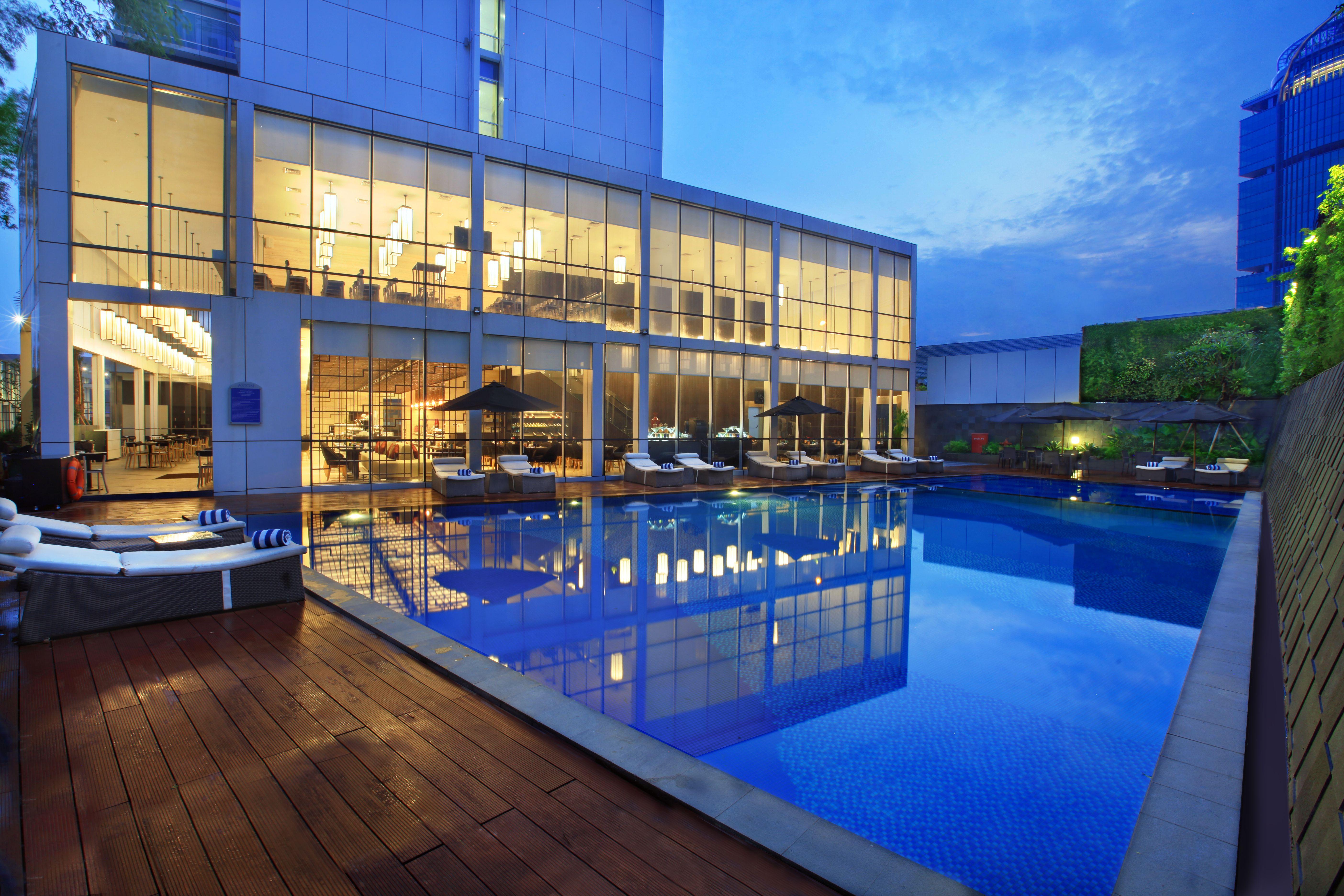 Aston Priority Simatupang Hotel And Conference Center Yakarta Exterior foto