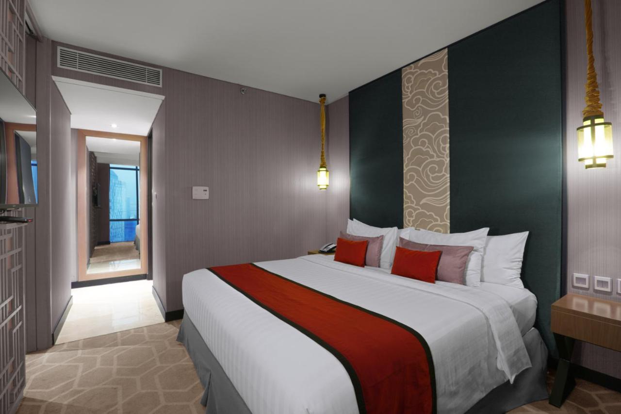 Aston Priority Simatupang Hotel And Conference Center Yakarta Exterior foto