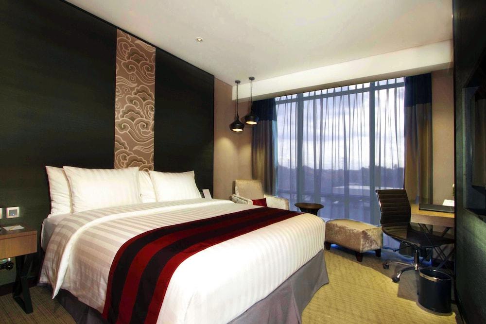 Aston Priority Simatupang Hotel And Conference Center Yakarta Exterior foto
