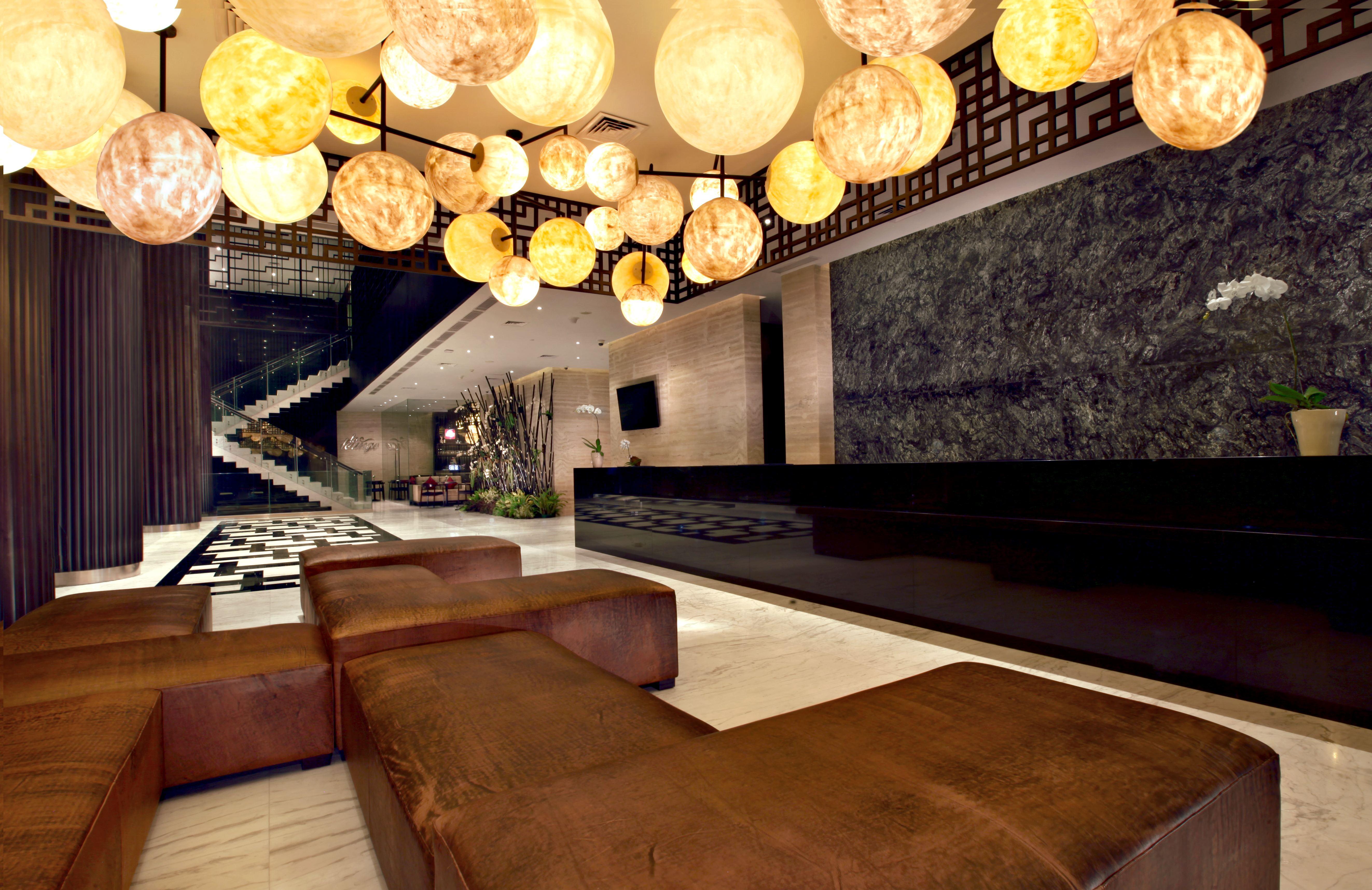 Aston Priority Simatupang Hotel And Conference Center Yakarta Exterior foto
