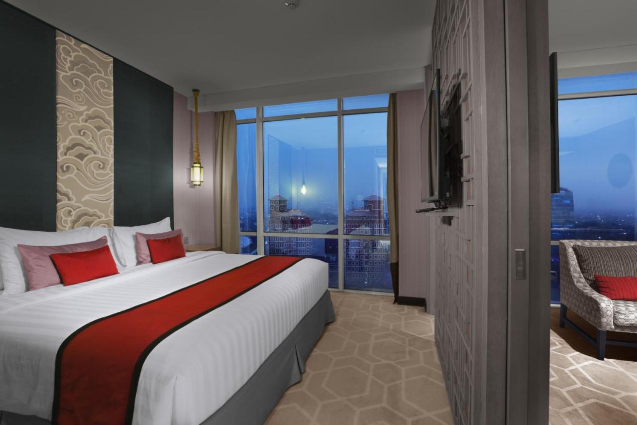 Aston Priority Simatupang Hotel And Conference Center Yakarta Exterior foto