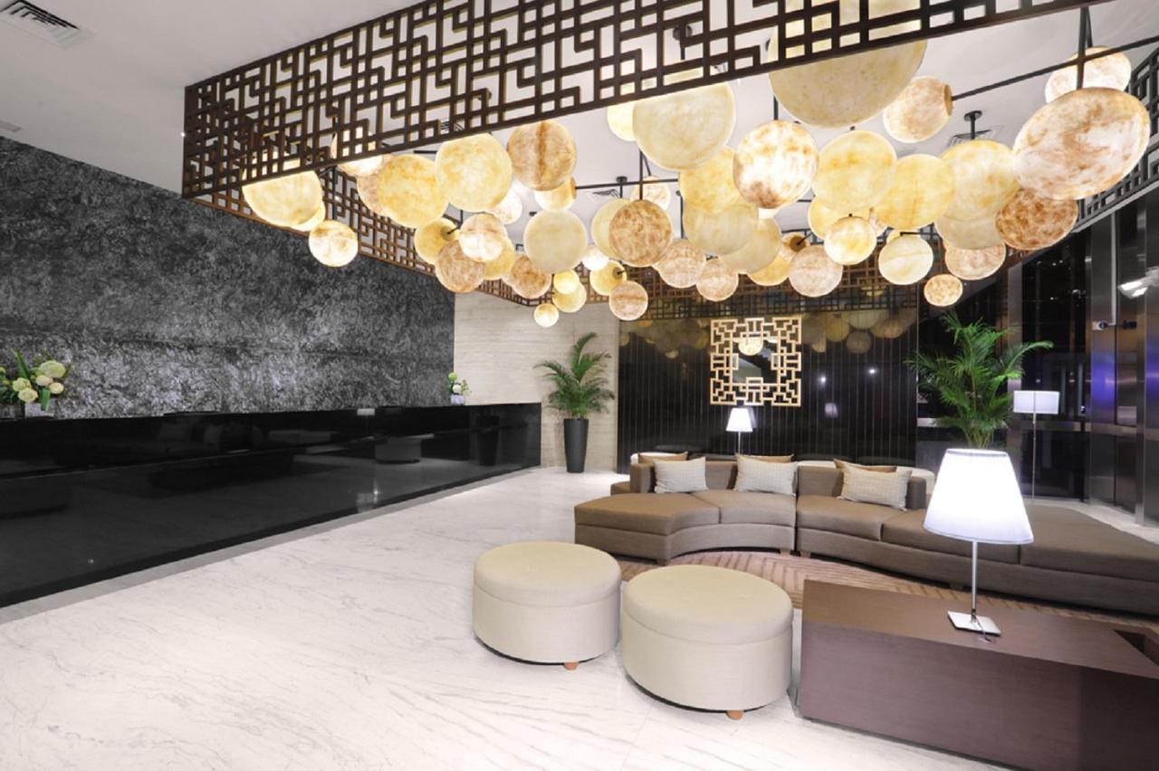 Aston Priority Simatupang Hotel And Conference Center Yakarta Exterior foto