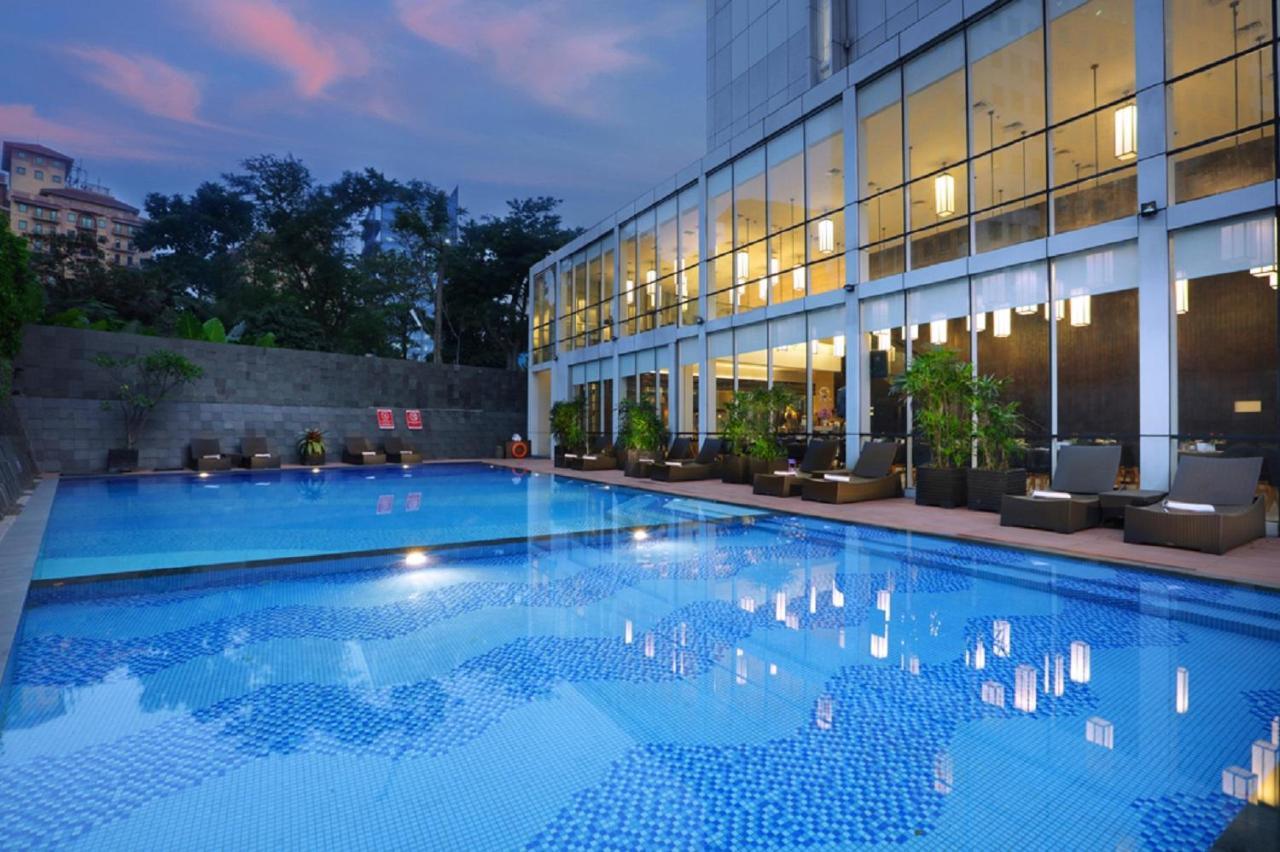 Aston Priority Simatupang Hotel And Conference Center Yakarta Exterior foto