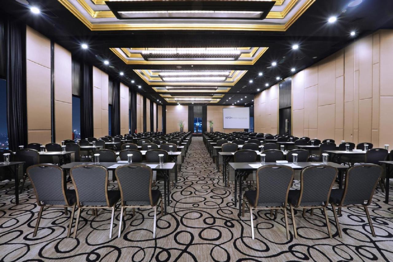 Aston Priority Simatupang Hotel And Conference Center Yakarta Exterior foto